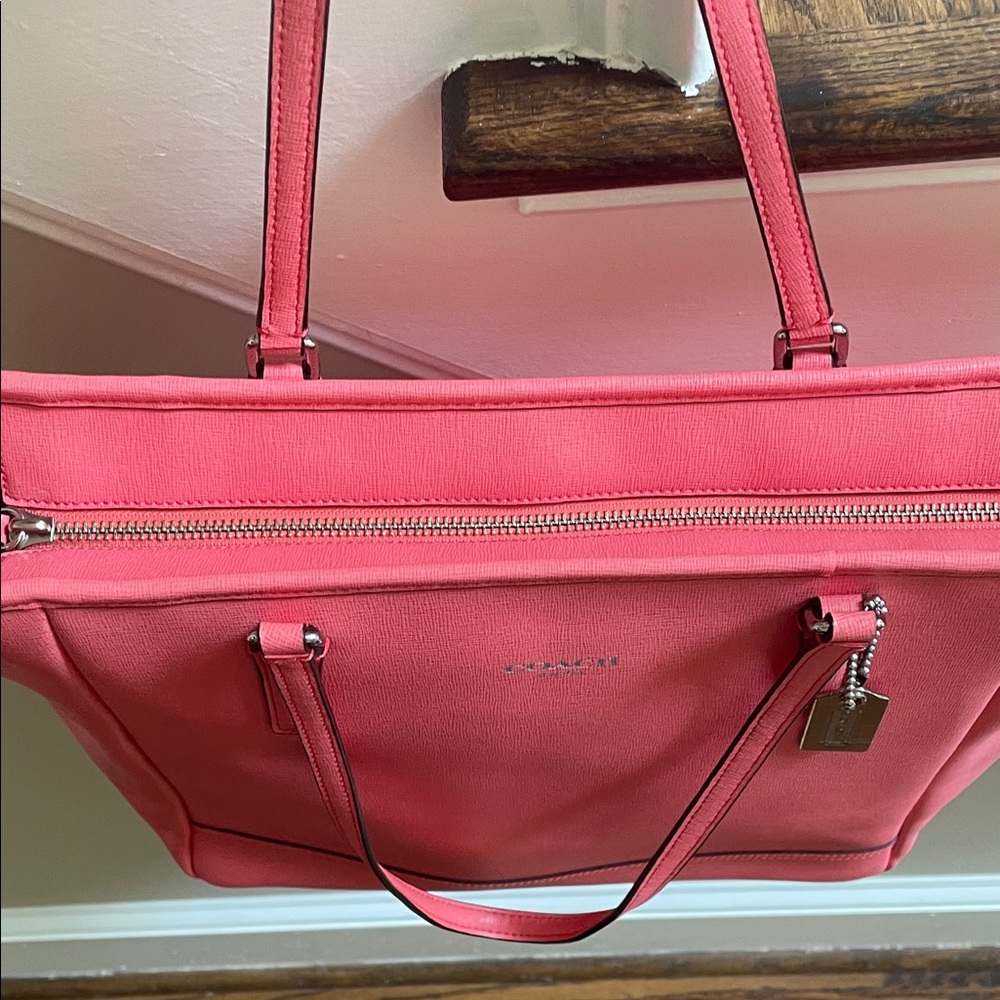 Coach Saffiabo Coral Leather Zioped Tote L1220-23821 - Picture 4 of 16